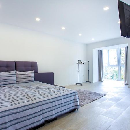 Top View Apartment In The Center Херсон Екстериор снимка