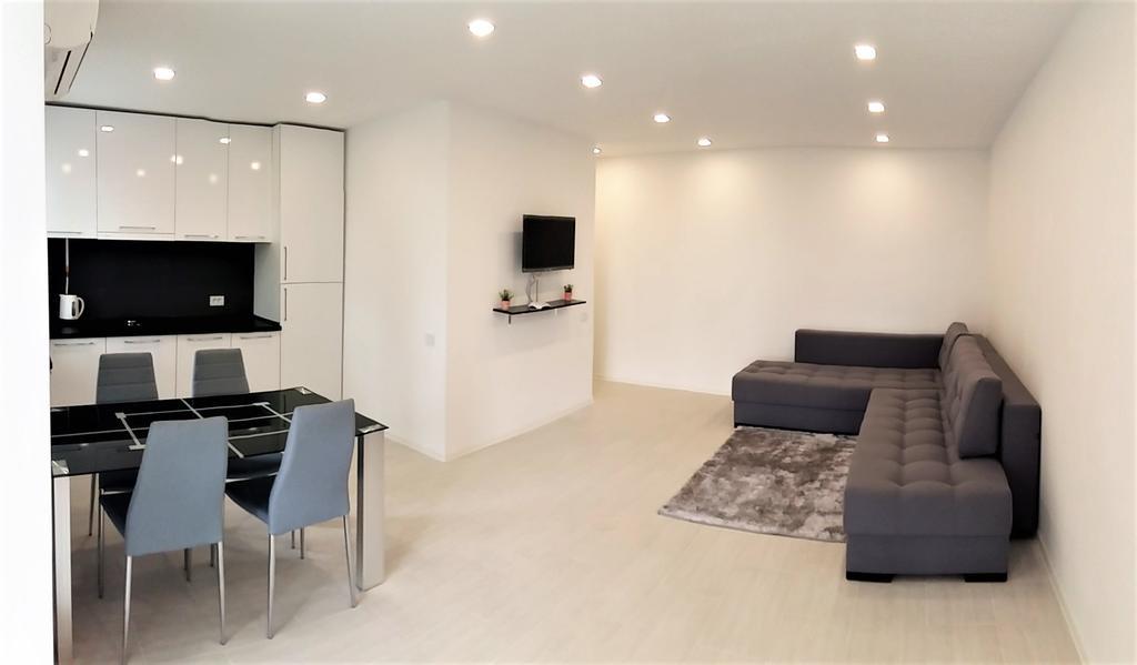 Top View Apartment In The Center Херсон Екстериор снимка